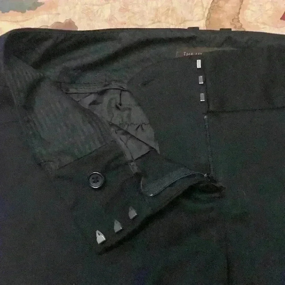 The limited cassdy fit women’s size 4 bla pants with white stripes on the sides - Picture 5 of 9